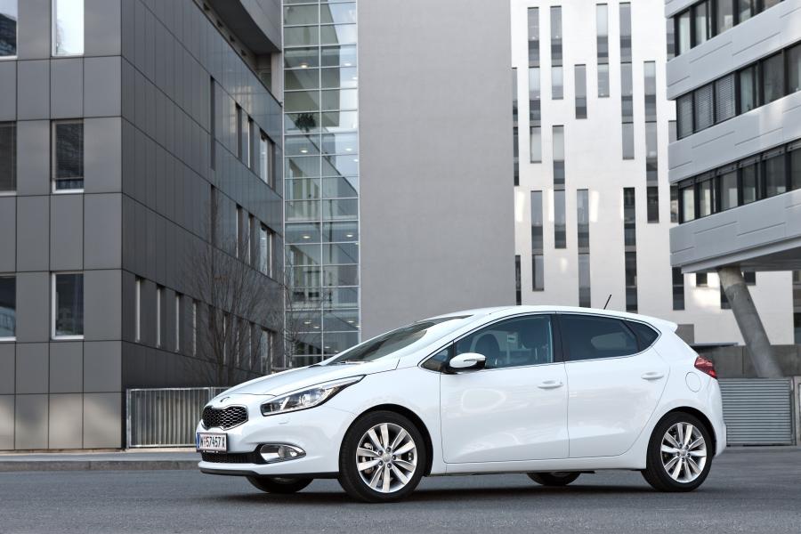  Kia cee&rsquo;d 2012 года  (фото 28 из 72)